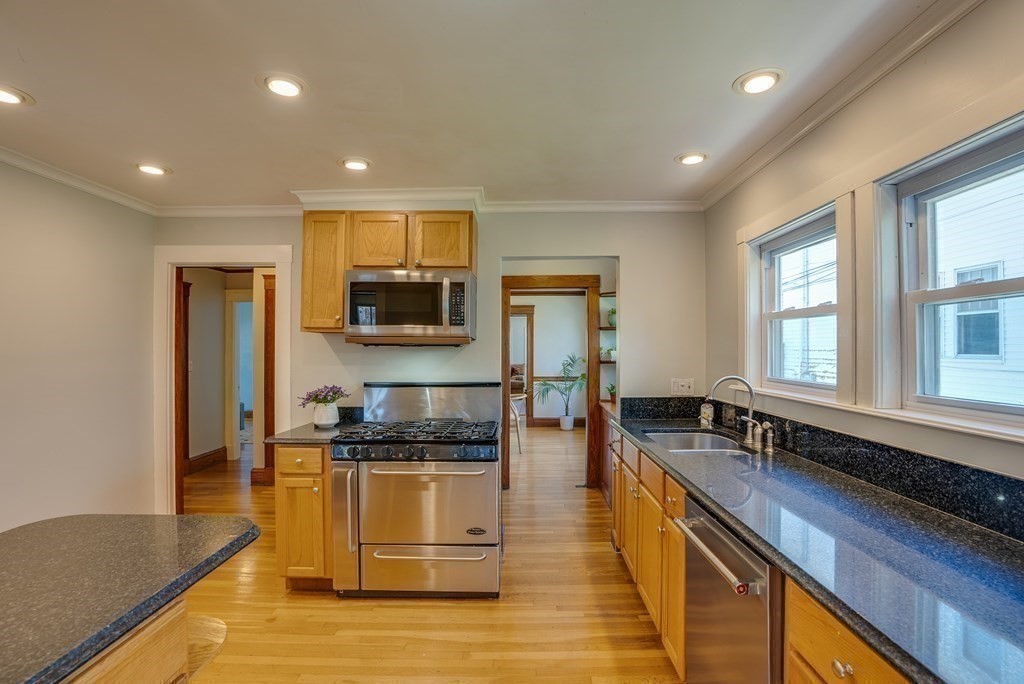 114 Ten Hills Road, Unit 1 Somerville, MA 02145 - Photo 11 of 27 Gallery Image 11