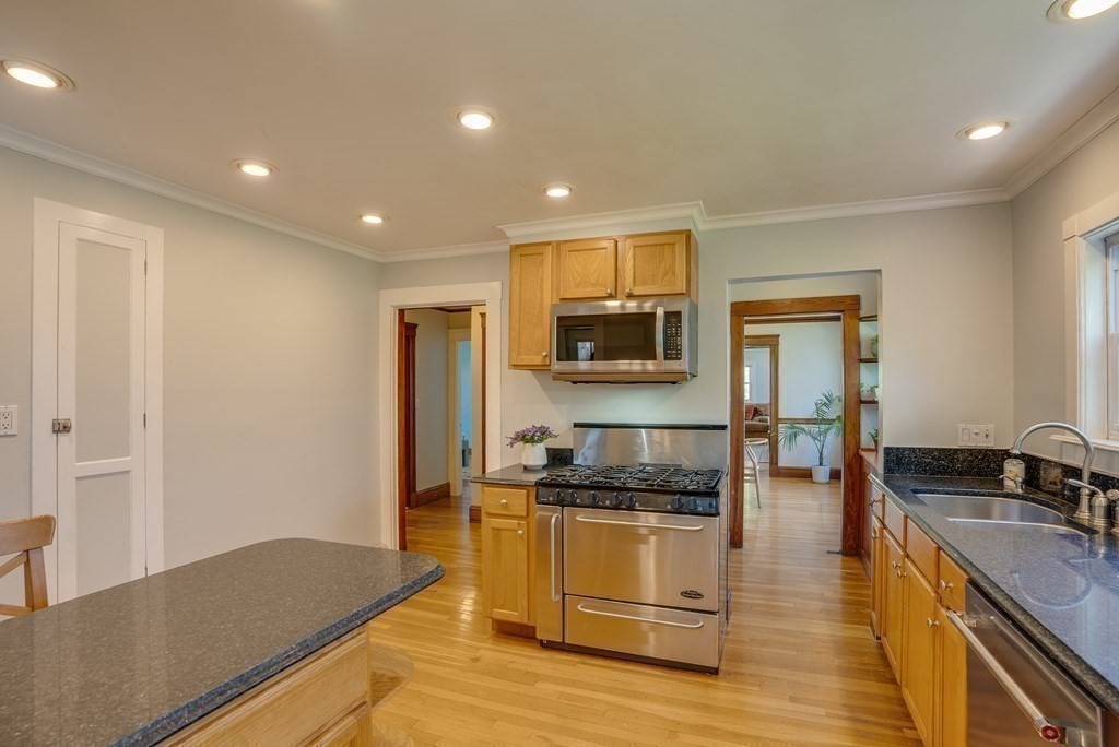 114 Ten Hills Road, Unit 1 Somerville, MA 02145 - Photo 14 of 27 Gallery Image 14