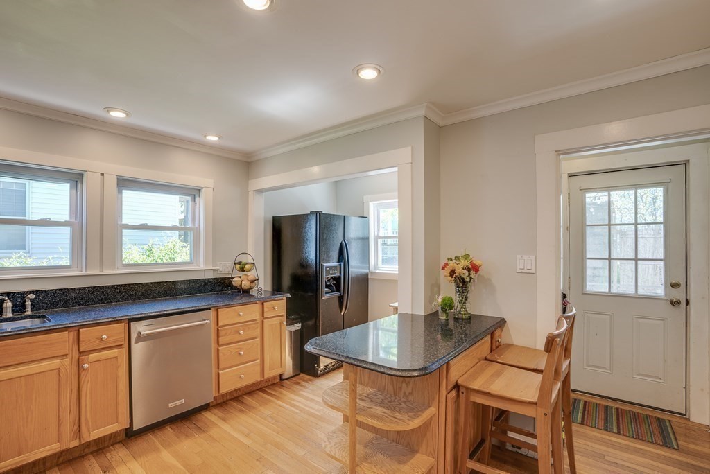 114 Ten Hills Road, Unit 1 Somerville, MA 02145 - Photo 9 of 27 Gallery Image 9