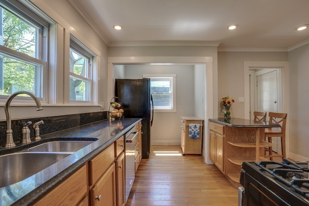 114 Ten Hills Road, Unit 1 Somerville, MA 02145 - Photo 10 of 27 Gallery Image 10