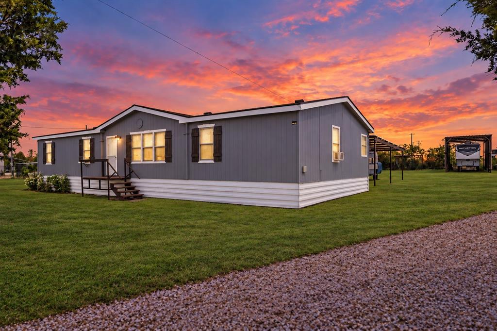 208 Rhett Court Aurora, TX 76078 - Photo 1 of 35 Gallery Image 1
