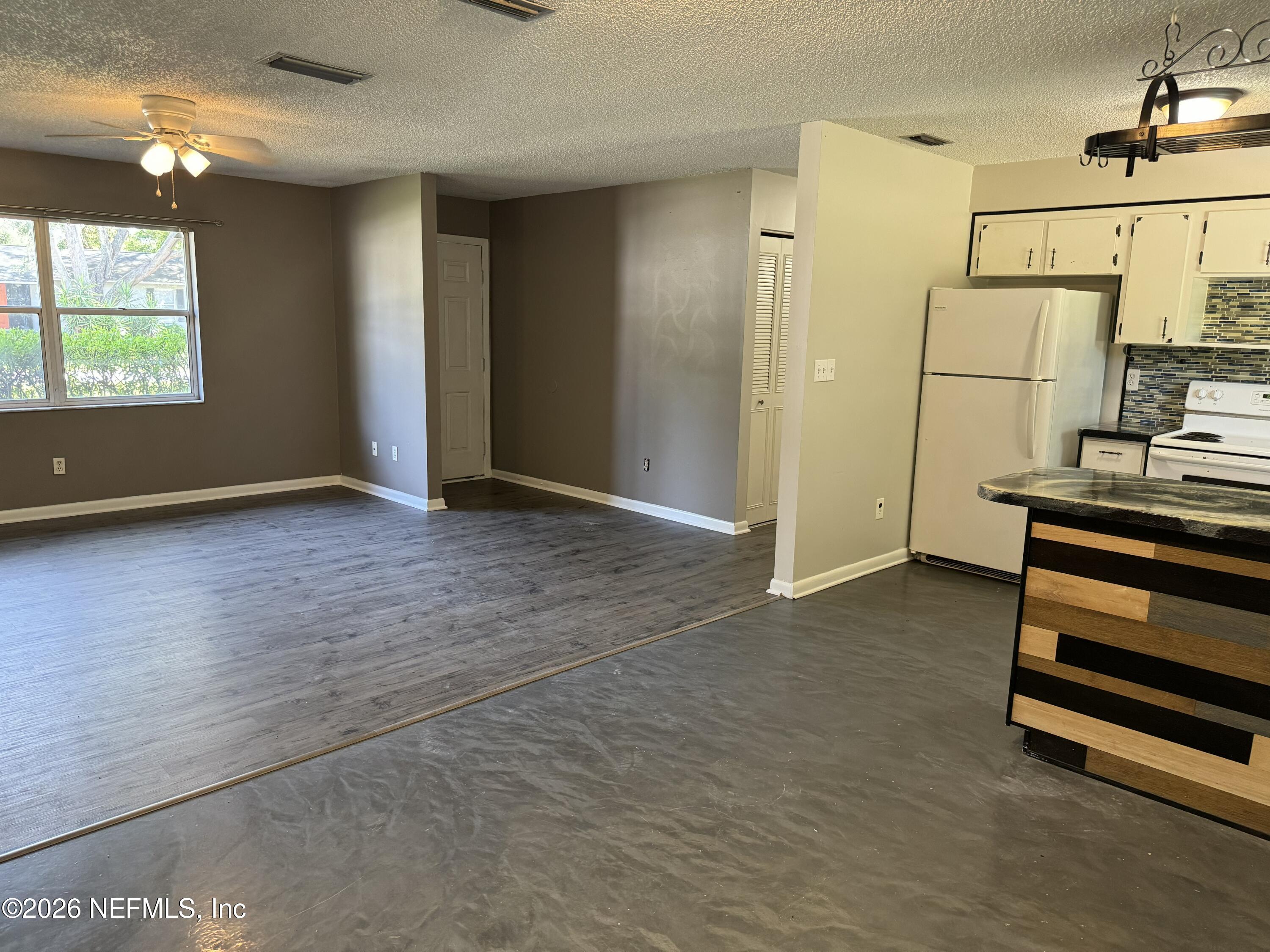 475 Nightingale Street Keystone Heights, FL 32656 - Photo 9 of 26 08) Living Room