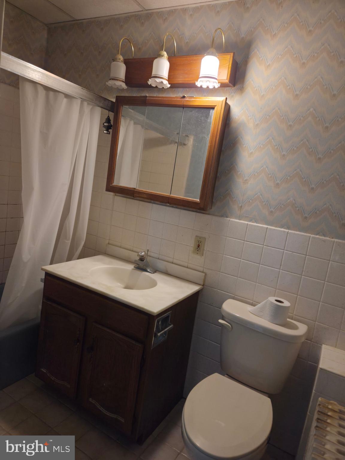 1223 Elm Street Reading, PA 19604 - Photo 11 of 24