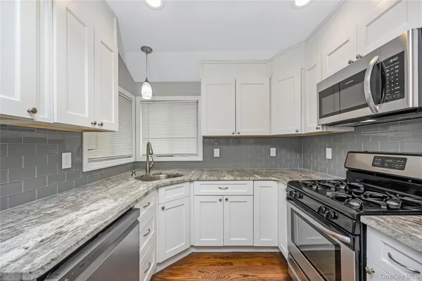 $729,900 | 2164 Willow Street, Wantagh, NY 11793