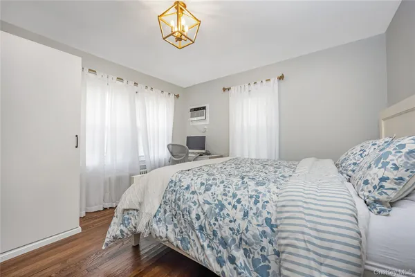 $729,900 | 2164 Willow Street, Wantagh, NY 11793