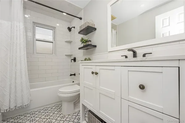 $729,900 | 2164 Willow Street, Wantagh, NY 11793