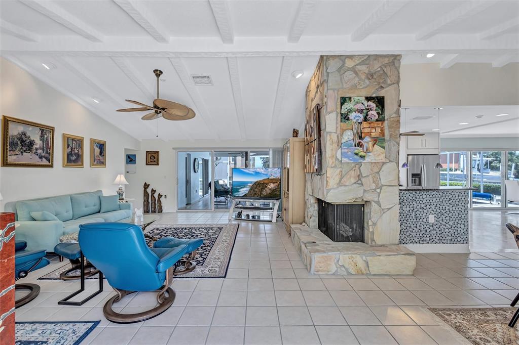 617 Rountree Drive Longboat Key, FL 34228 - Photo 11 of 41