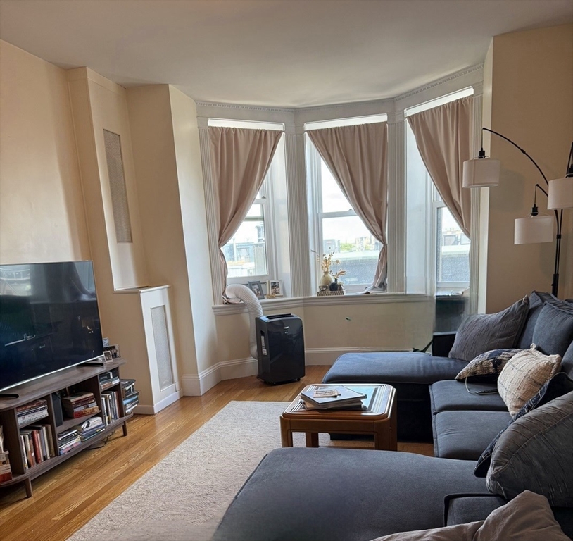 8 Garrison Street, Unit 609 Boston, MA 02116 - Photo 1 of 14