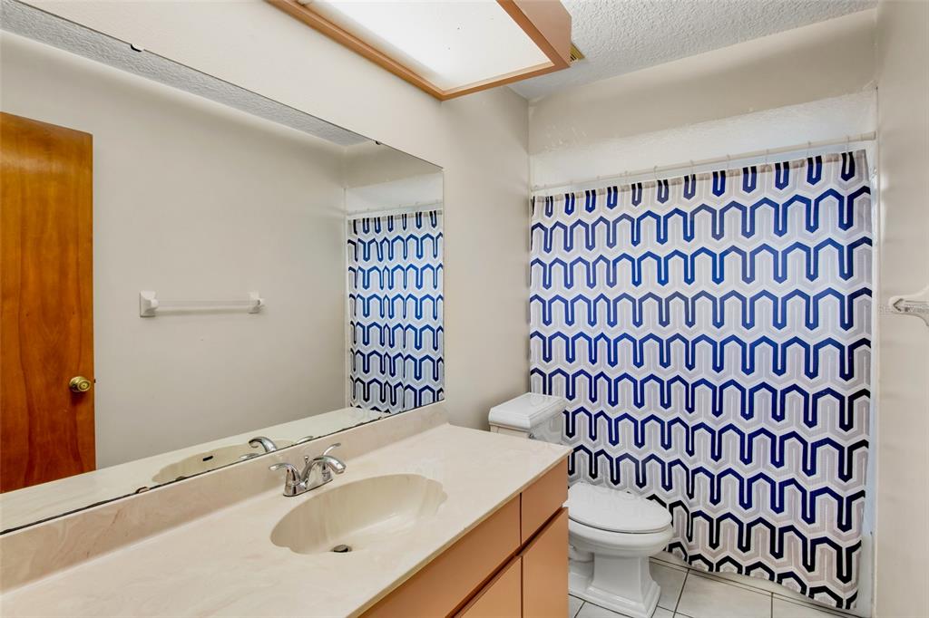 2529 Rustic Oak Court Sarasota, FL 34232 - Photo 12 of 26