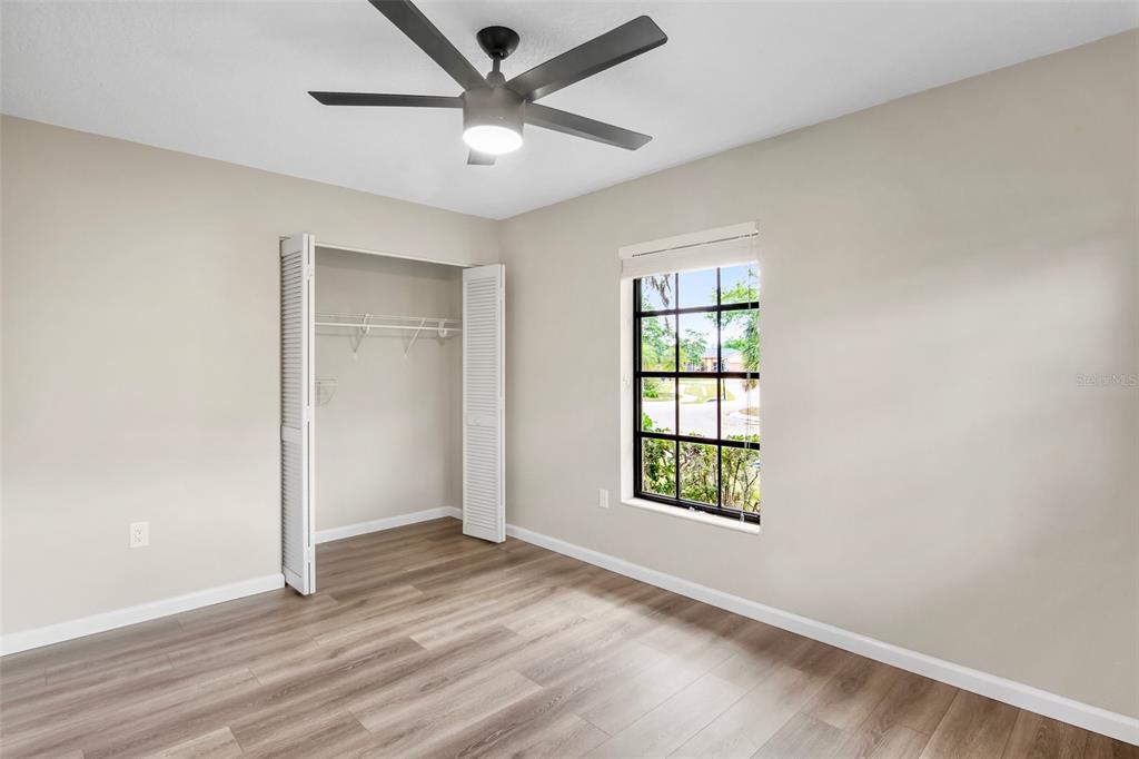 2529 Rustic Oak Court Sarasota, FL 34232 - Photo 14 of 26