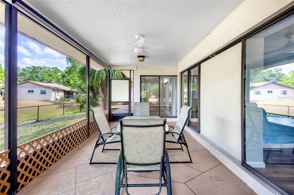 2529 Rustic Oak Court Sarasota, FL 34232 - Photo 18 of 26