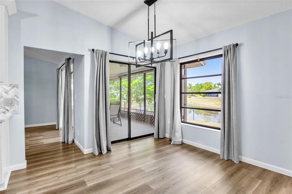 2529 Rustic Oak Court Sarasota, FL 34232 - Photo 6 of 26