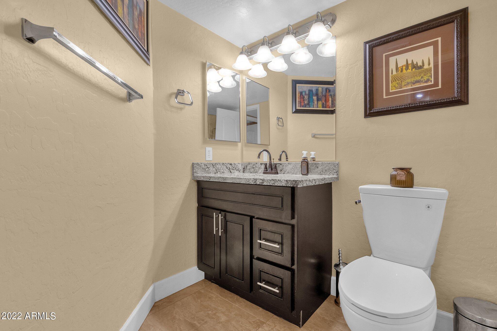 1712 East Hearn Road Phoenix, AZ 85022 - Photo 22 of 50 022_GUEST BATHROOM