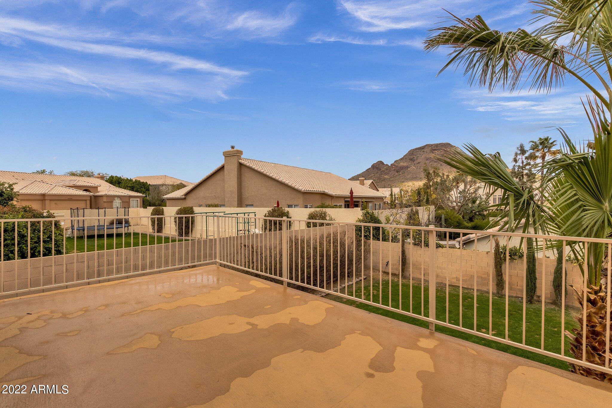 1712 East Hearn Road Phoenix, AZ 85022 - Photo 37 of 50 037_VIEWING DECK