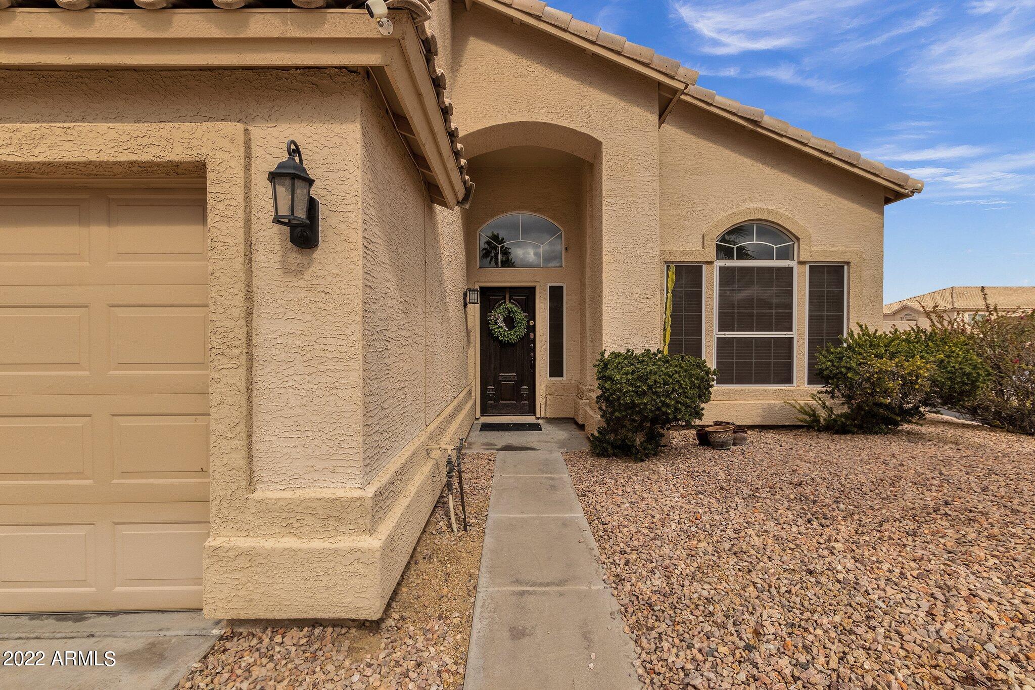 1712 East Hearn Road Phoenix, AZ 85022 - Photo 4 of 50 004_FRONT ENTRY