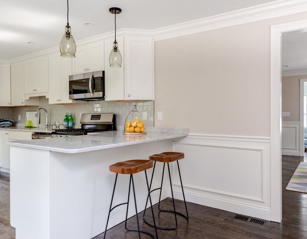 17 Hume Road Bedford, MA 01730 - Photo 8 of 24 Gallery Image 8