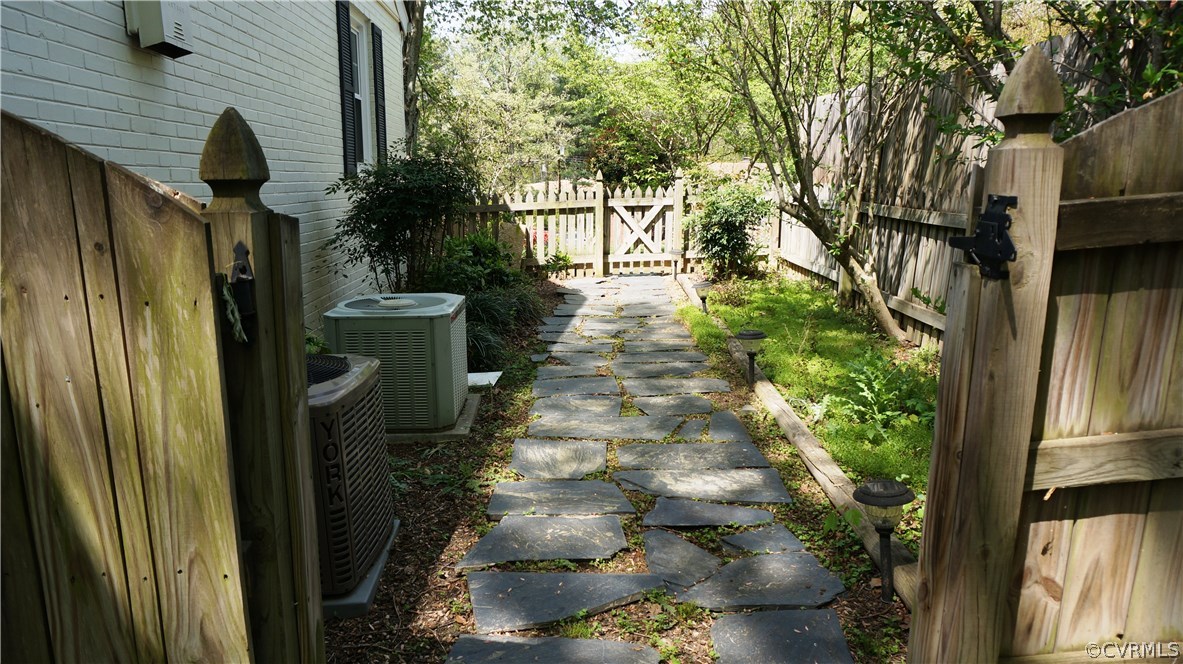 505 Ridgeley Lane Henrico, VA 23229 - Photo 6 of 33 Gallery Image 6