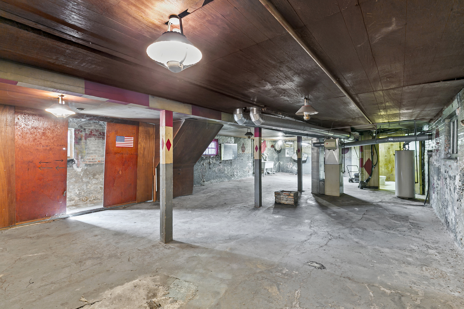 6536 South Rhodes Avenue Chicago, IL 60637 - Photo 18 of 21 a view of empty room with wooden floor