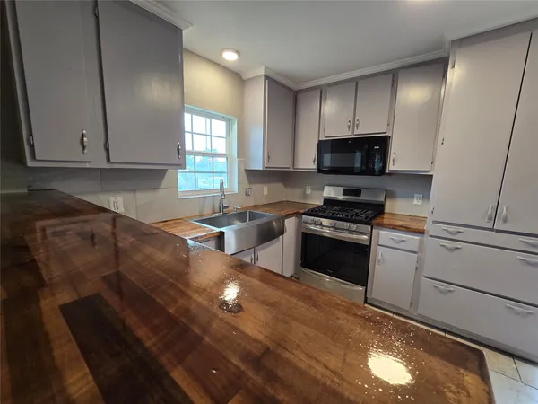 $1,500 | 19736 Dunbar Avenue, Humble, TX 77338