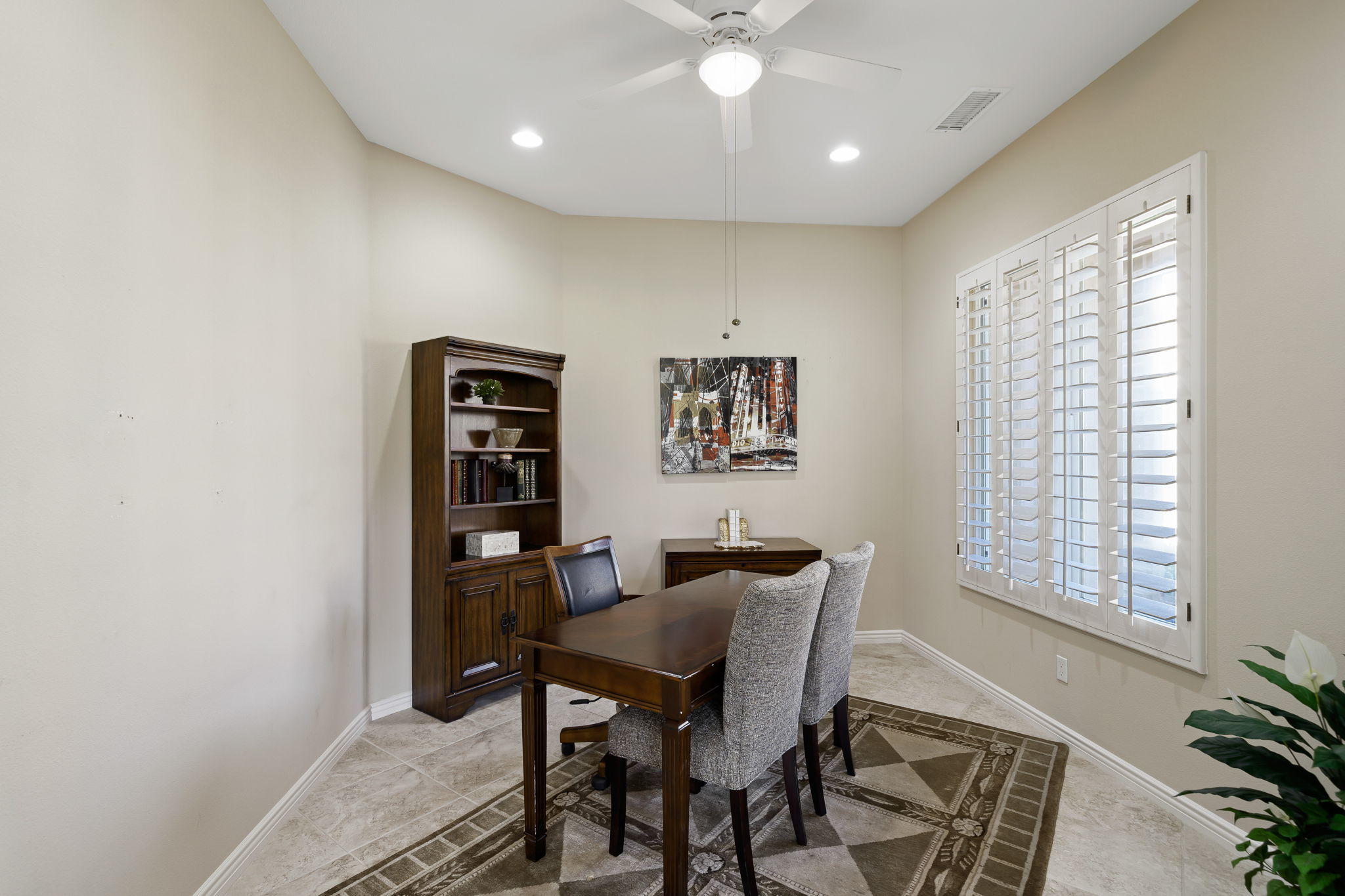 81189 Red Rock Road La Quinta, CA 92253 - Photo 18 of 85 a view of a dining room with furniture