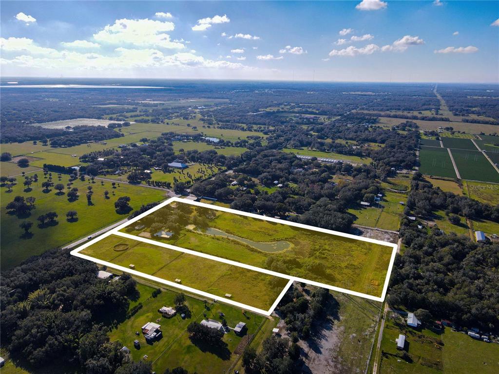 8719 Lithia Pinecrest Road Lithia, FL 33547 - Photo 3 of 21 a view of a tennis court