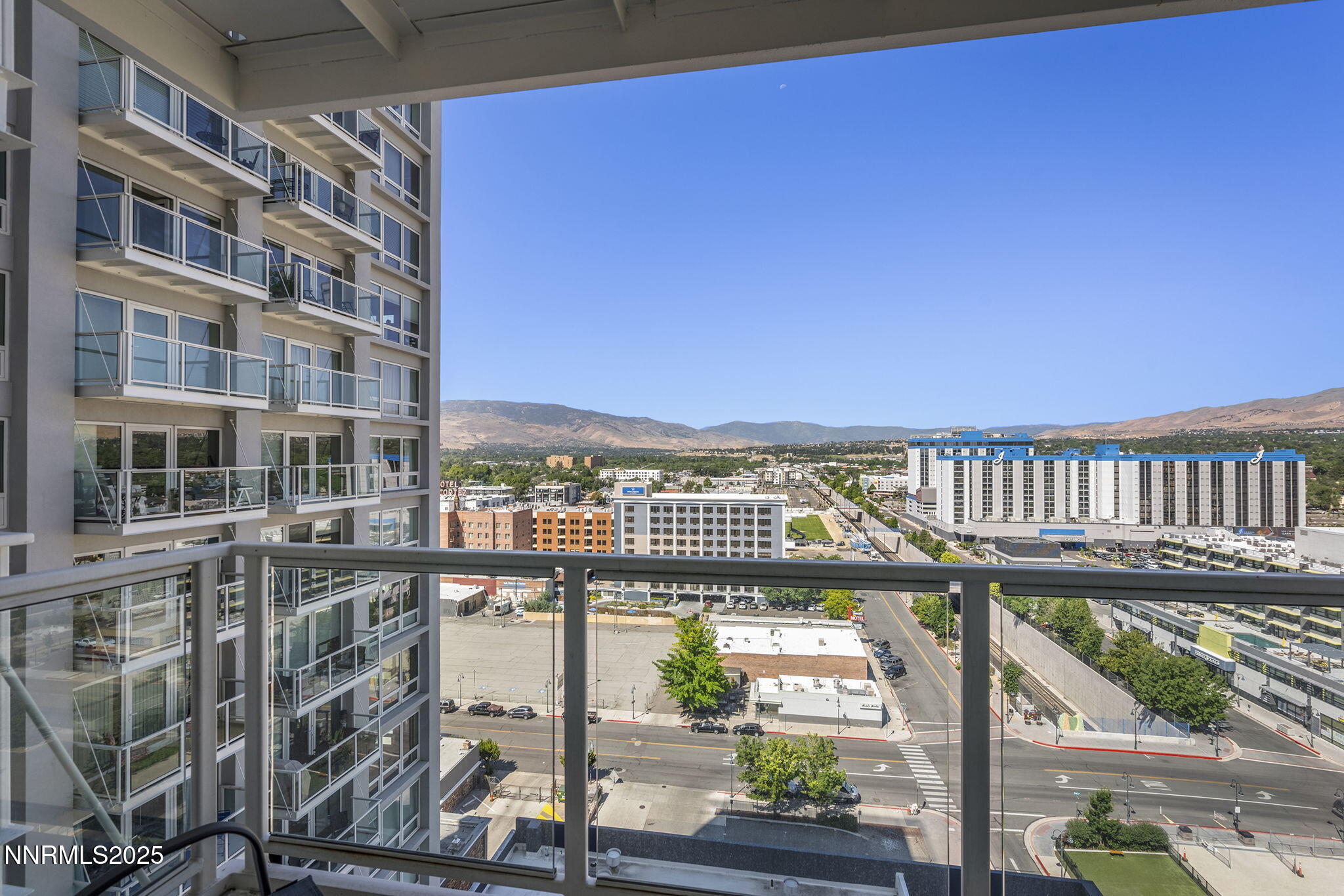 255 North Sierra Street, Unit 1613 Reno, NV 89501 - Photo 14 of 28 20-web-or-mls-_DSC9305