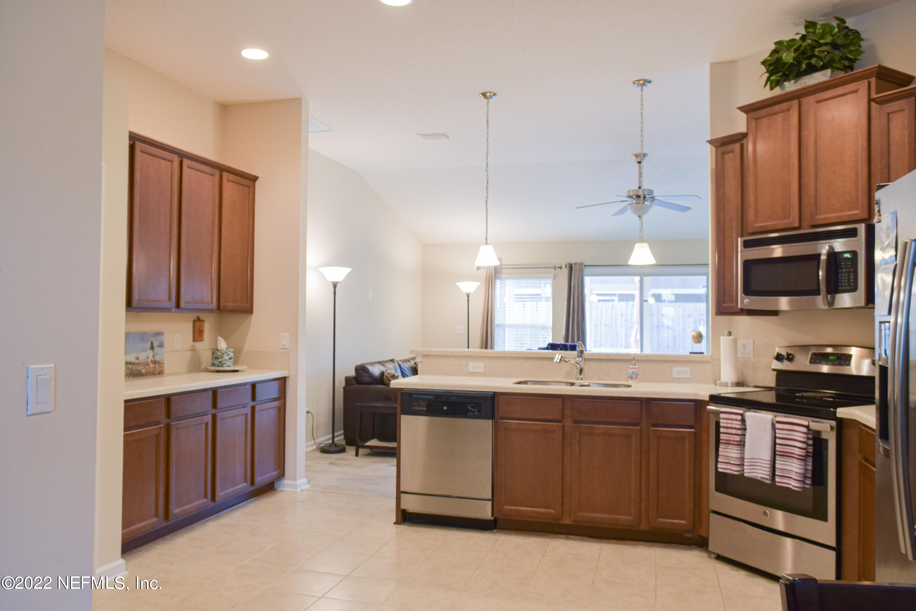 86022 Rio Way Yulee, FL 32097 - Photo 8 of 20 5-DSC_0403