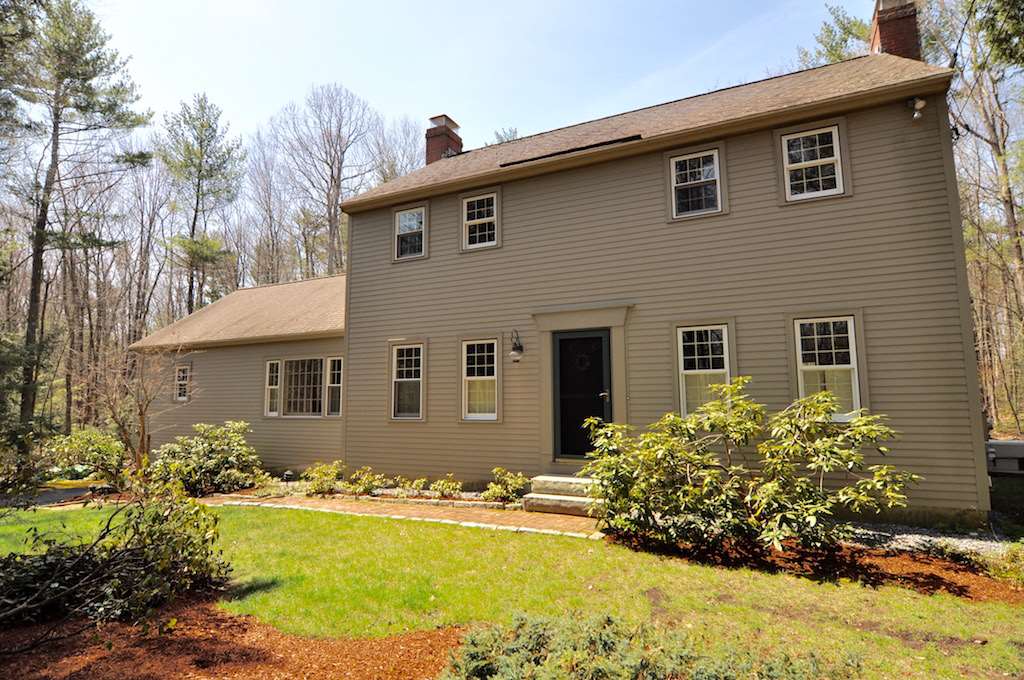 18 Colonial Way Exeter, NH 03833 - Photo 1 of 12 Gallery Image 1