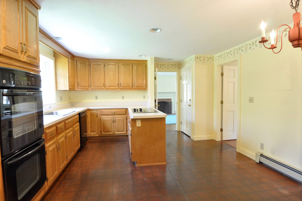18 Colonial Way Exeter, NH 03833 - Photo 5 of 12 Gallery Image 5