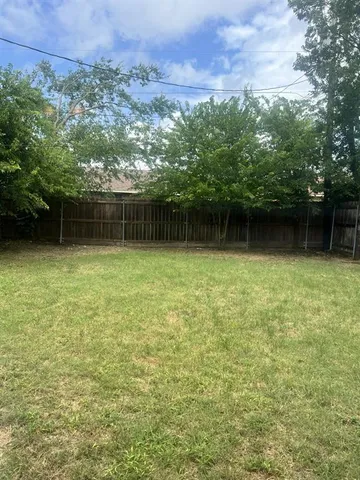 $1,675 | 532 Canary Lane, Red Oak, TX 75154