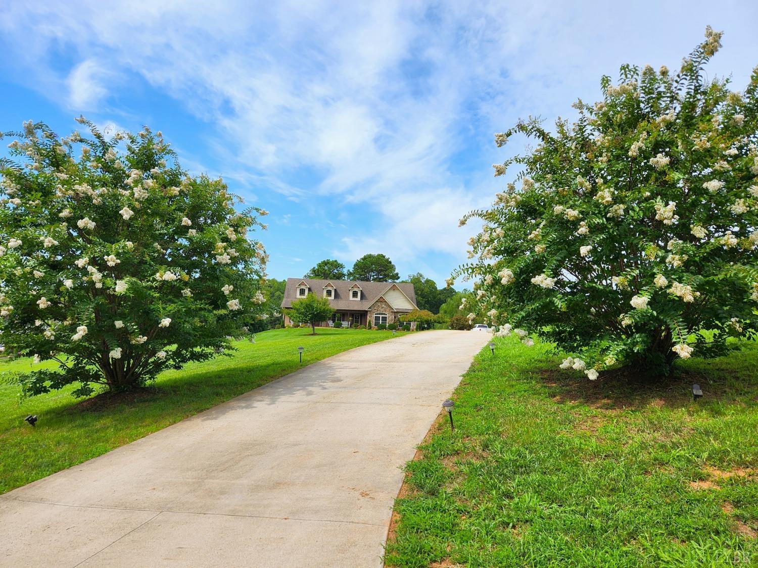 623 Two Bid Road Evington, VA 24550 - Photo 3 of 97