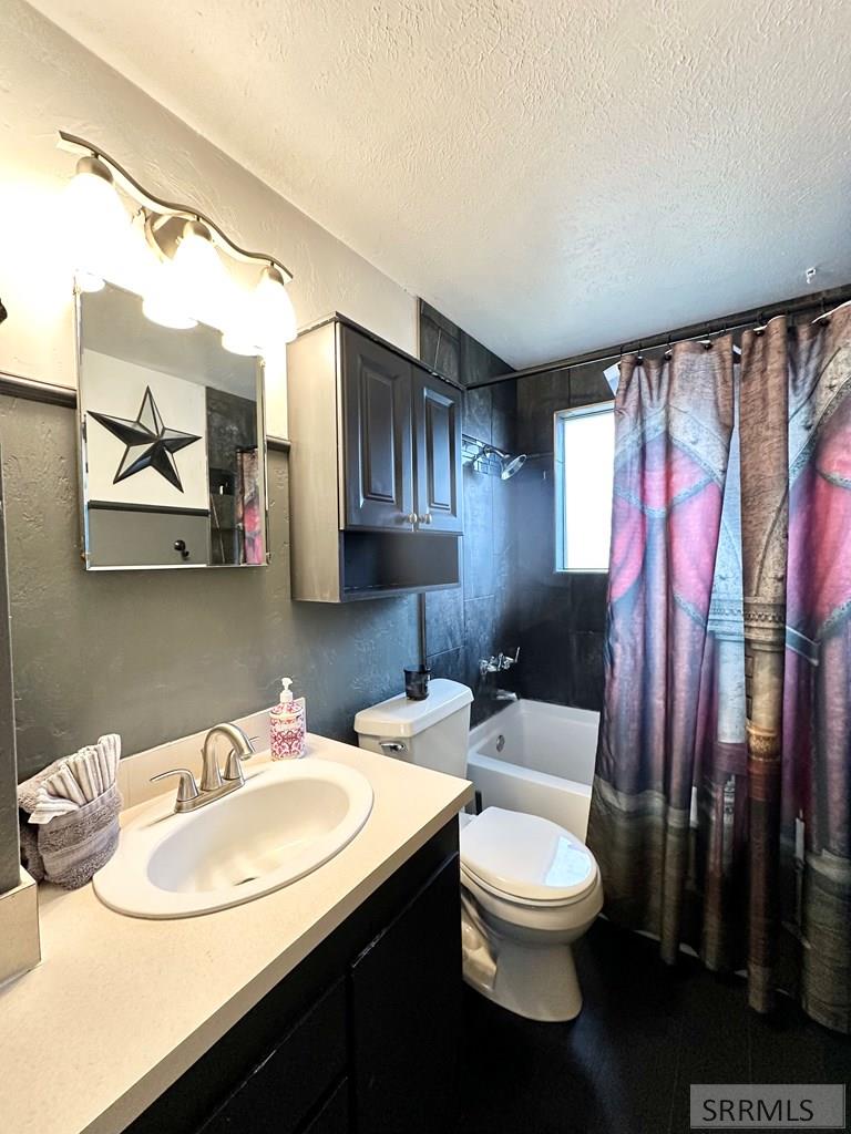 1820 Falcon Drive Ammon, ID 83406 - Photo 11 of 26