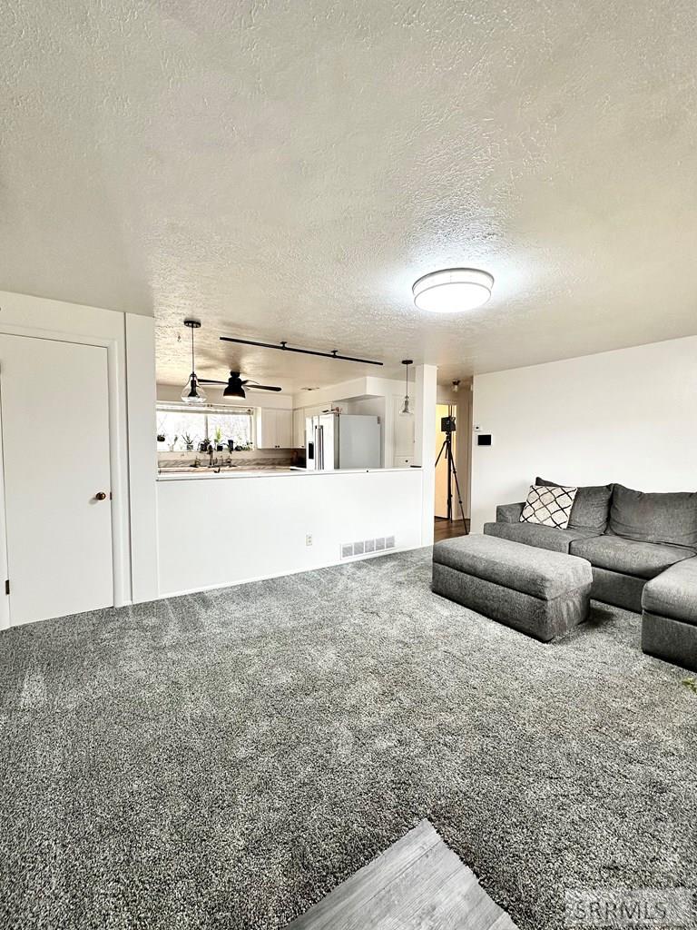 1820 Falcon Drive Ammon, ID 83406 - Photo 3 of 26