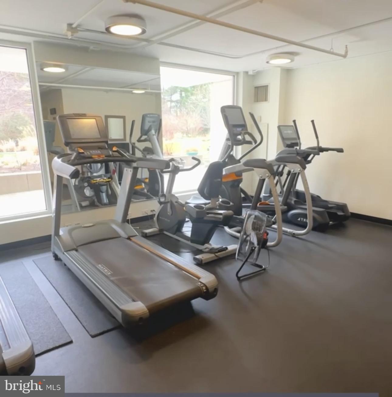 5101 River Road, Unit 1103 Bethesda, MD 20816 - Photo 20 of 22 a room with gym equipment