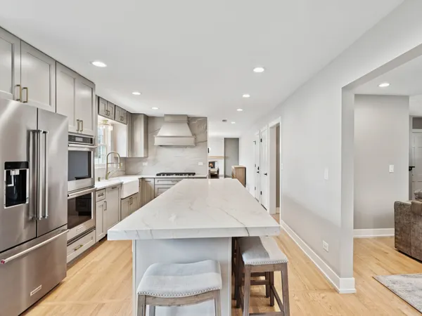 $1,100,000 | 2870 Beckwith Court, Northbrook, IL 60062