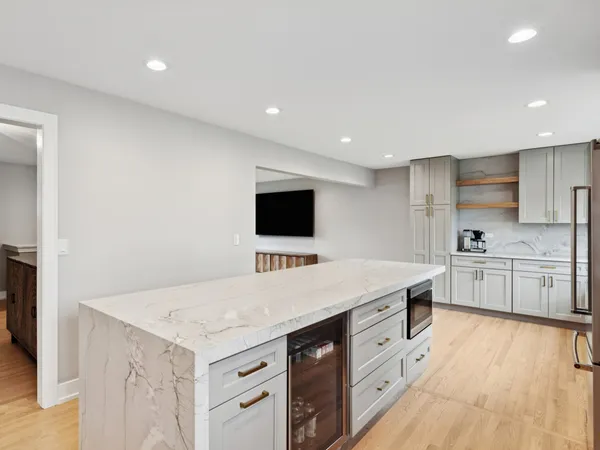 $1,100,000 | 2870 Beckwith Court, Northbrook, IL 60062