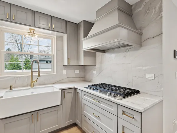 $1,100,000 | 2870 Beckwith Court, Northbrook, IL 60062