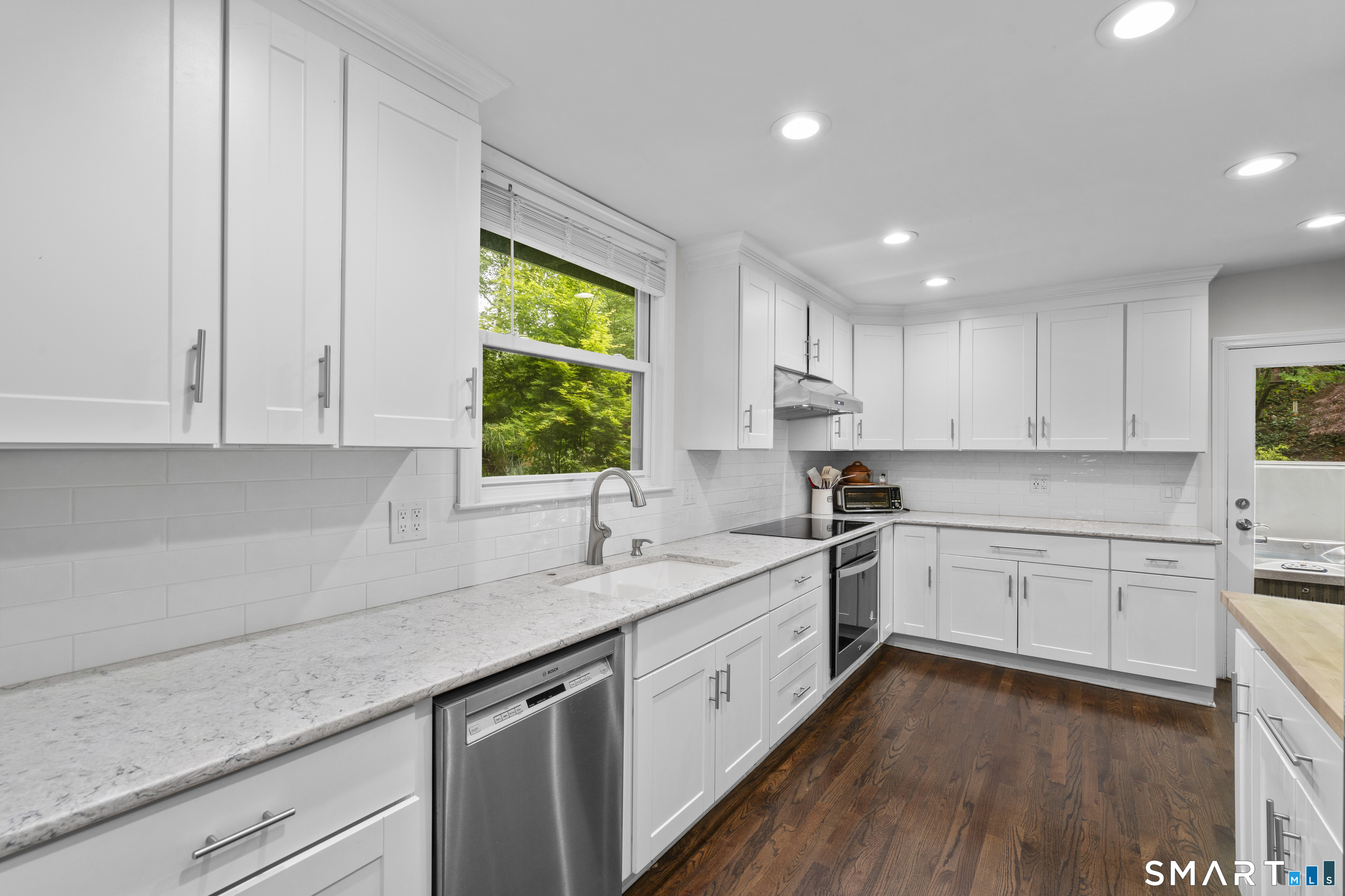 13 Alewives Road Norwalk, CT 06850 - Photo 21 of 40