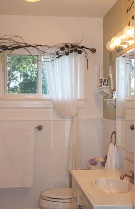 3850 Darlington Road Southwest Roanoke, VA 24018 - Photo 13 of 31 Main Bath