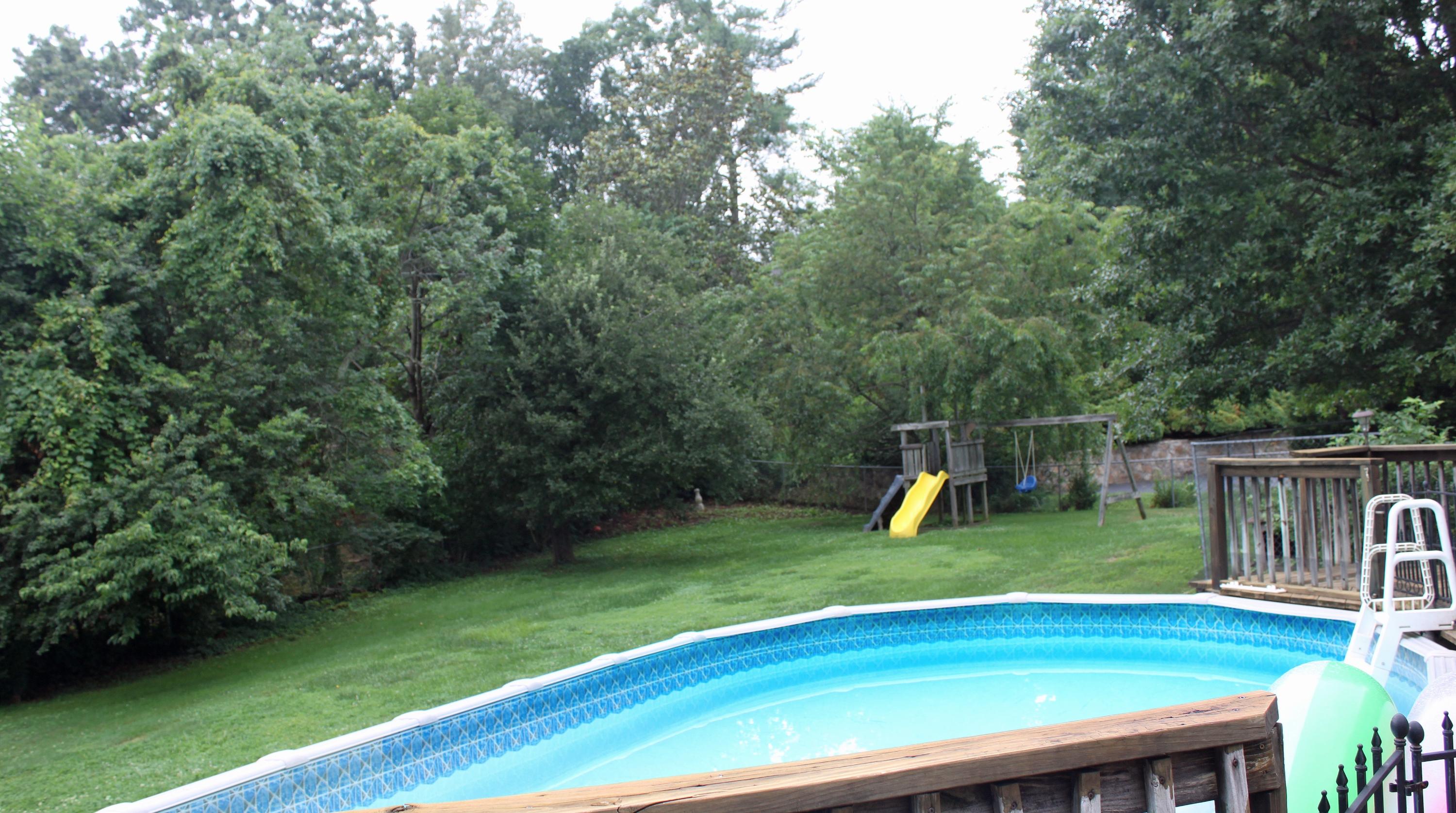 3850 Darlington Road Southwest Roanoke, VA 24018 - Photo 26 of 31 Pool and Yard