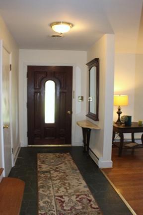 3850 Darlington Road Southwest Roanoke, VA 24018 - Photo 5 of 31 Foyer
