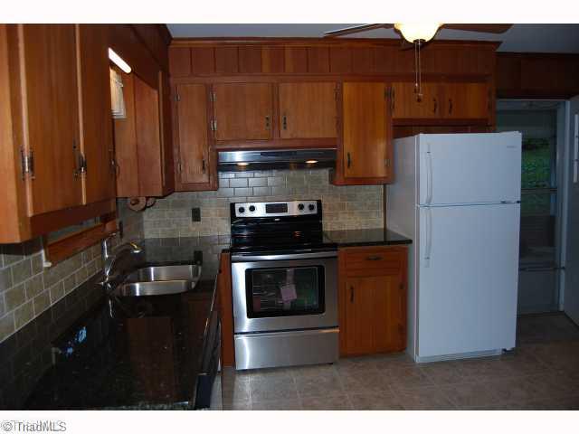 3309 Midkiff Road Winston-Salem, NC 27106 - Photo 3 of 15 Kitchen.