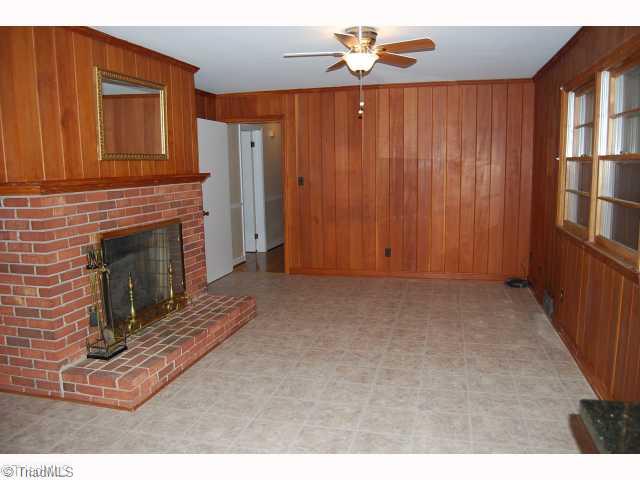 3309 Midkiff Road Winston-Salem, NC 27106 - Photo 4 of 15 Den/Family/Great Room.