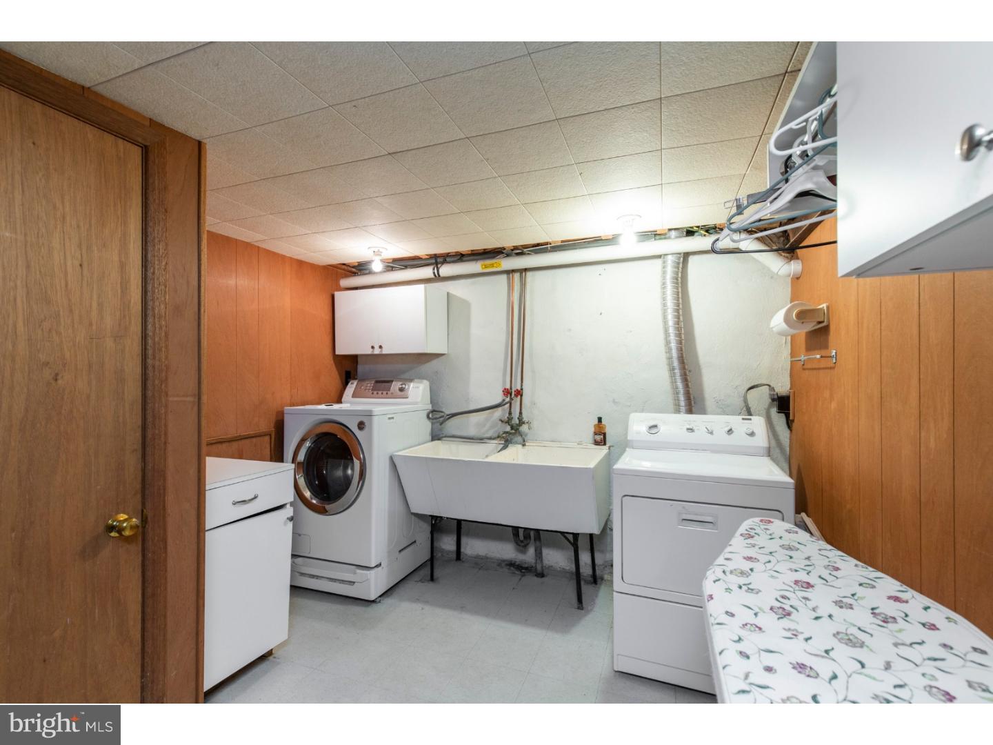 67 North Hillcrest Road Springfield, PA 19064 - Photo 23 of 23 a utility room with dryer and washer