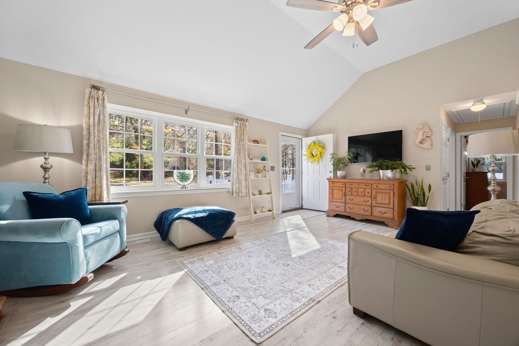 65 Black Oak Road Barnstable, MA 02648 - Photo 5 of 42