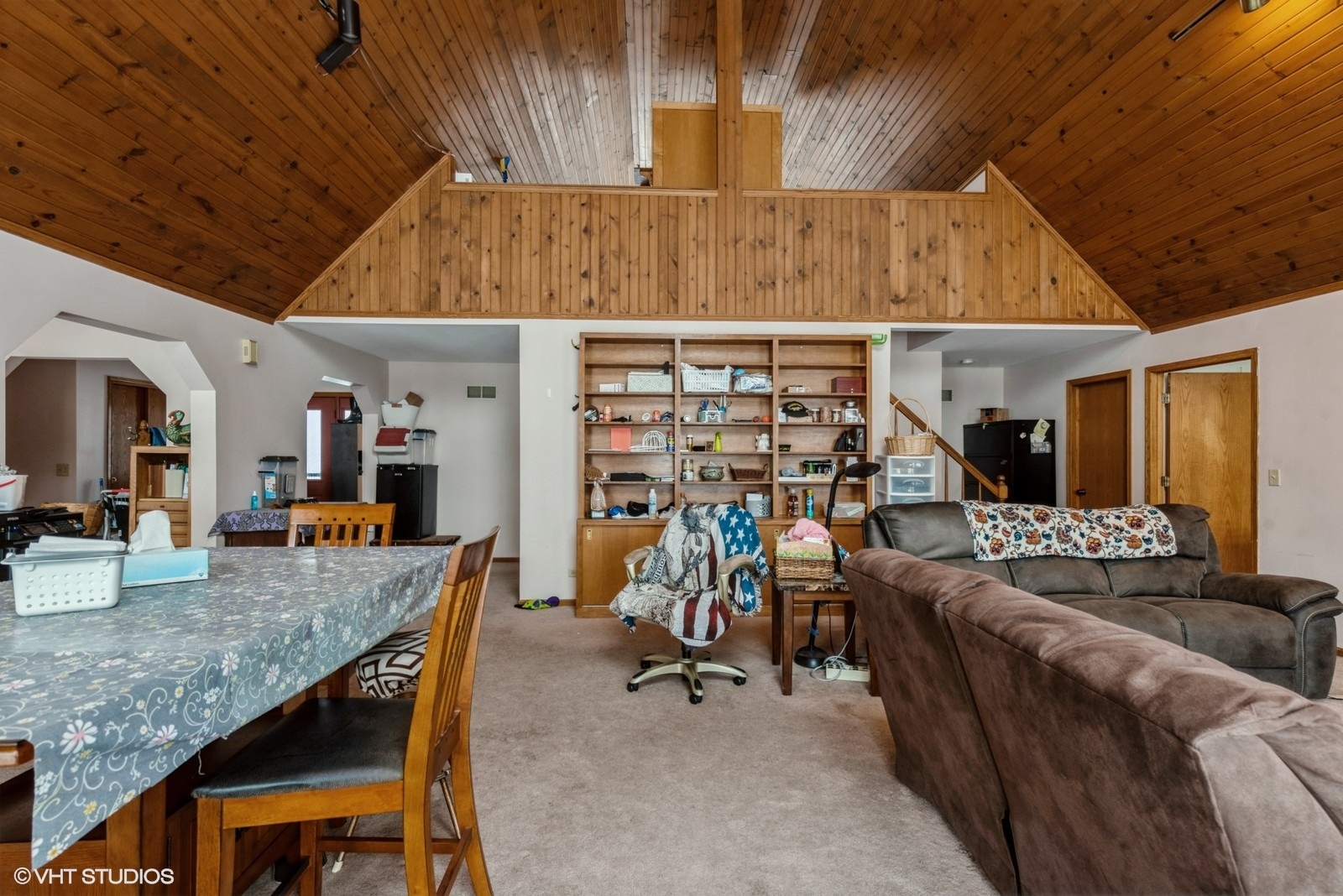 19108 Lincoln Road Harvard, IL 60033 - Photo 17 of 22 a view of a dining room with furniture
