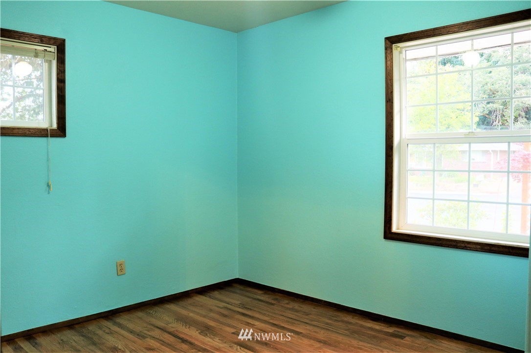 8325 Custer Road Southwest Lakewood, WA 98499 - Photo 9 of 20 a view of a room that has a large window