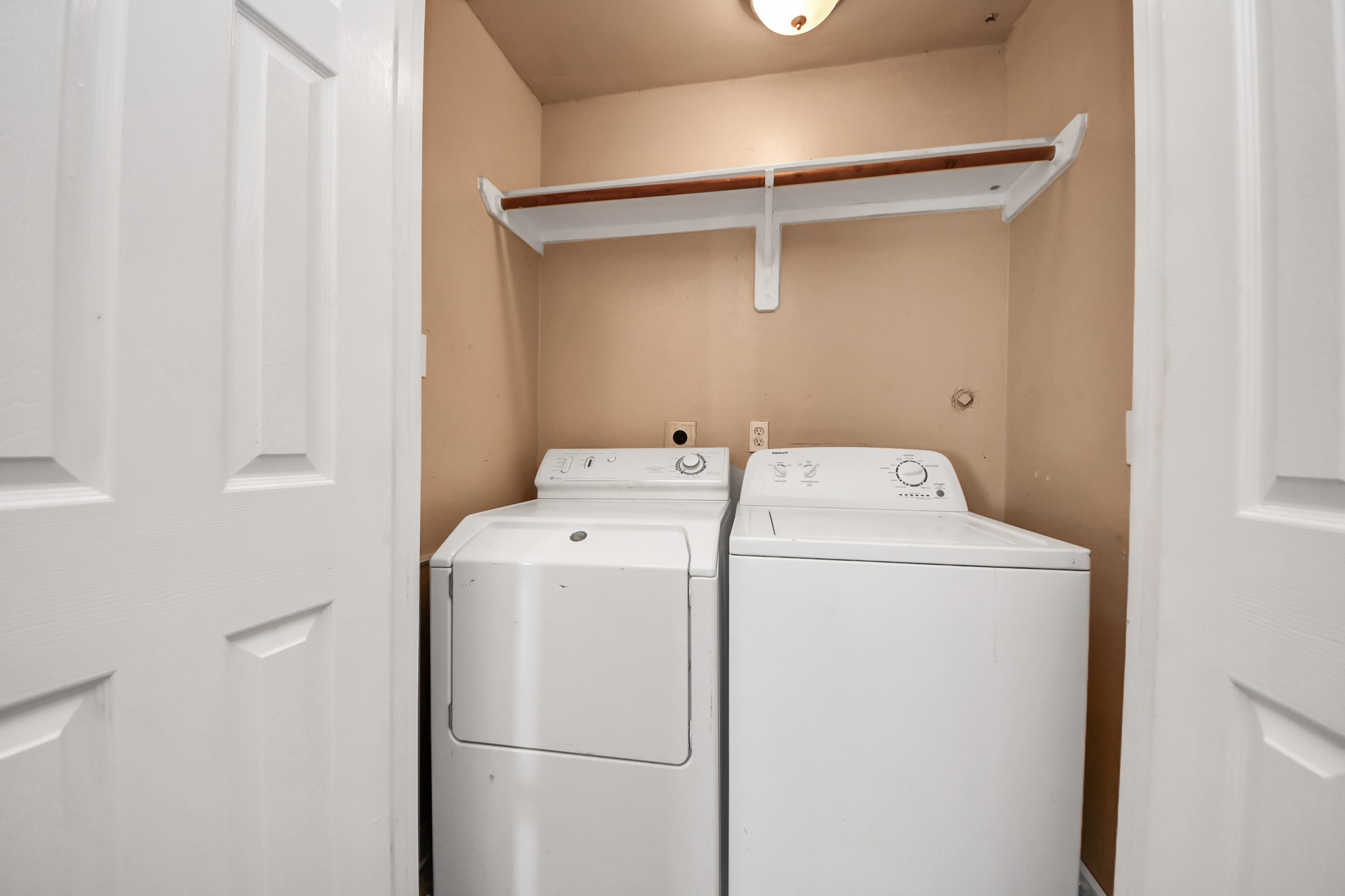 8130 Jutland Road Houston, TX 77033 - Photo 37 of 47 a utility room with dryer and washer
