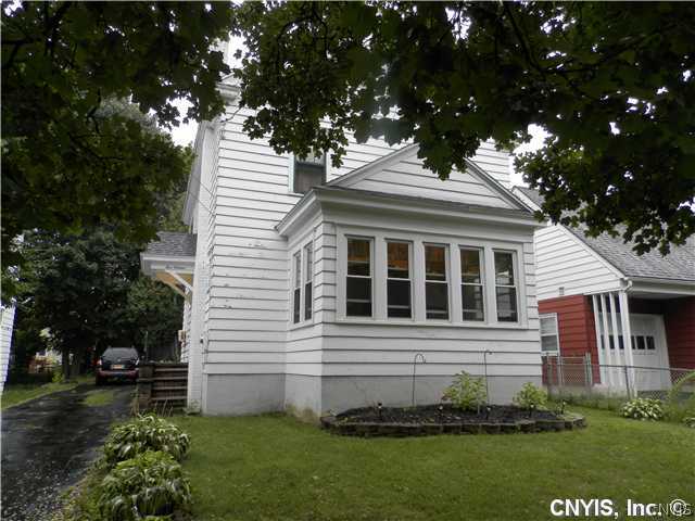 516 Brattle Road Syracuse, NY 13203 - Photo 1 of 1 Exterior Front