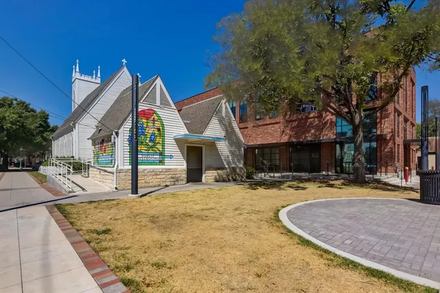 a view of a house with entertaining space